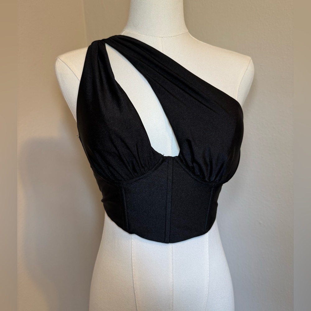 Princess Polly asymmetrical cropped tank!